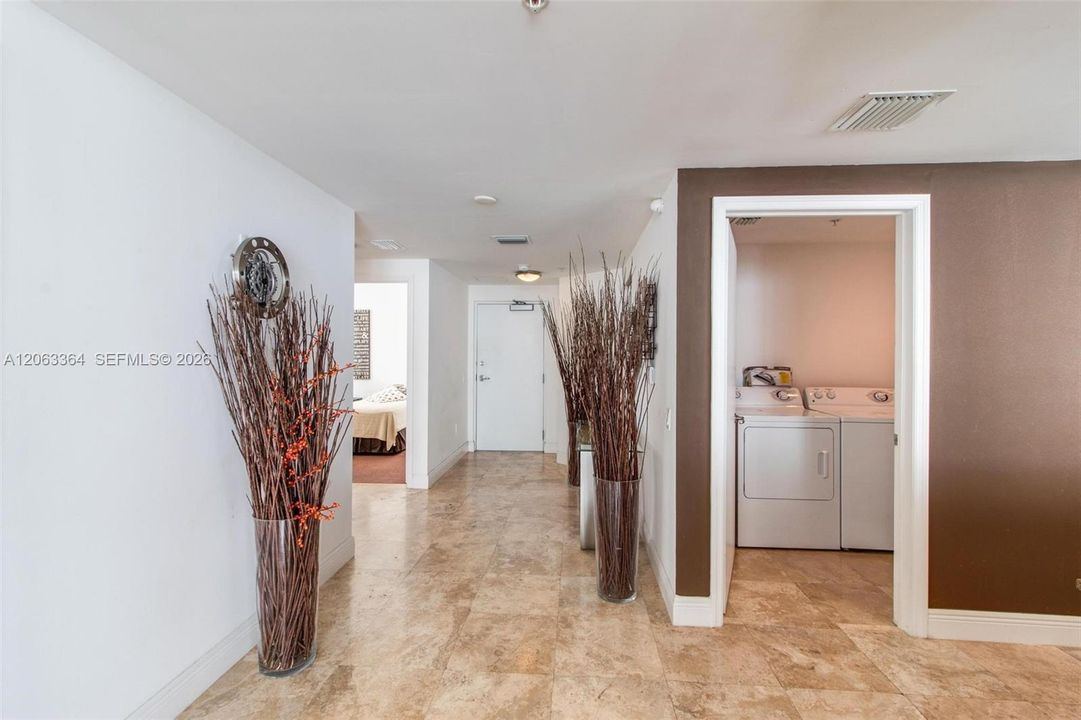 В аренду: $3,400 (2 спален, 2 ванн, 1316 Квадратных фут)