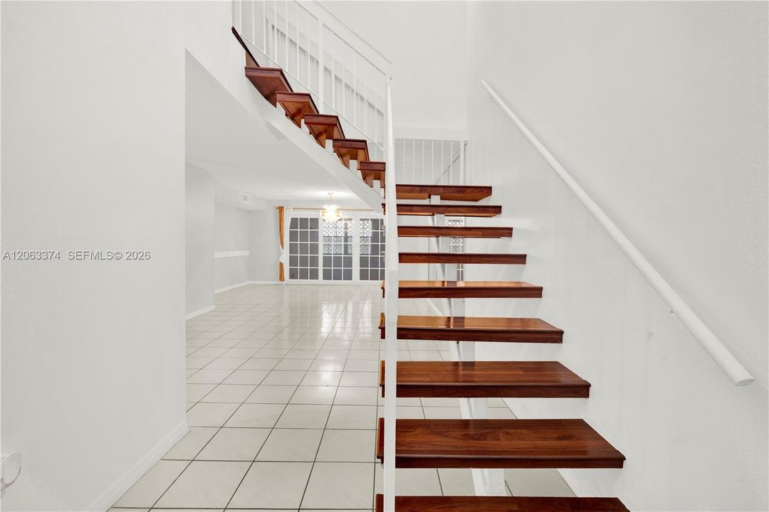На продажу: $725,000 (4 спален, 3 ванн, 2408 Квадратных фут)