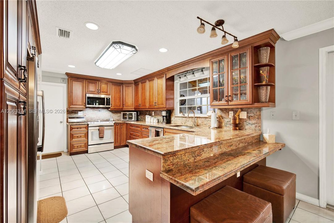 На продажу: $725,000 (4 спален, 3 ванн, 2408 Квадратных фут)