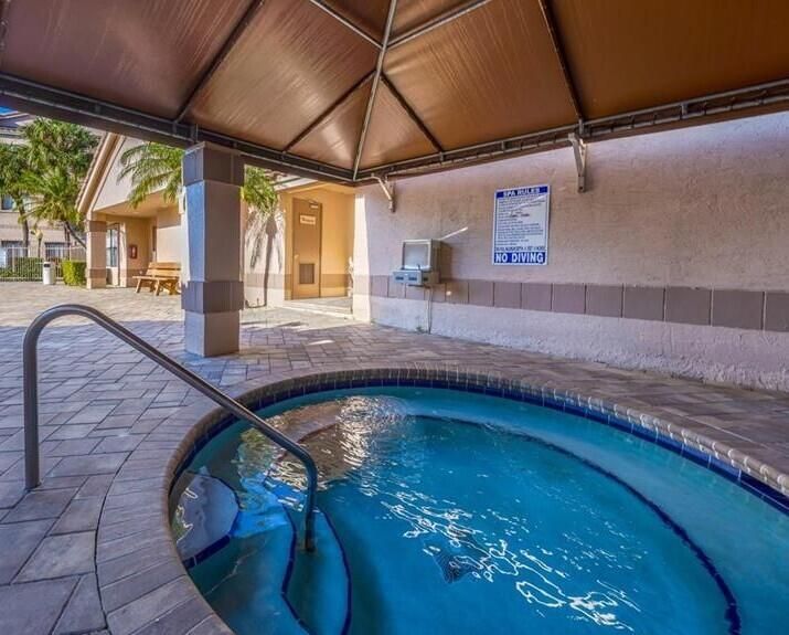Hot tub