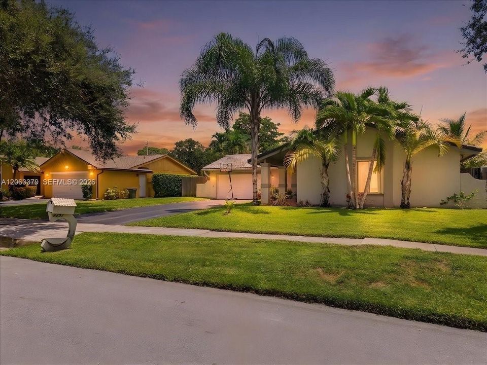 For Rent: $5,000 (4 beds, 3 baths, 1856 Square Feet)