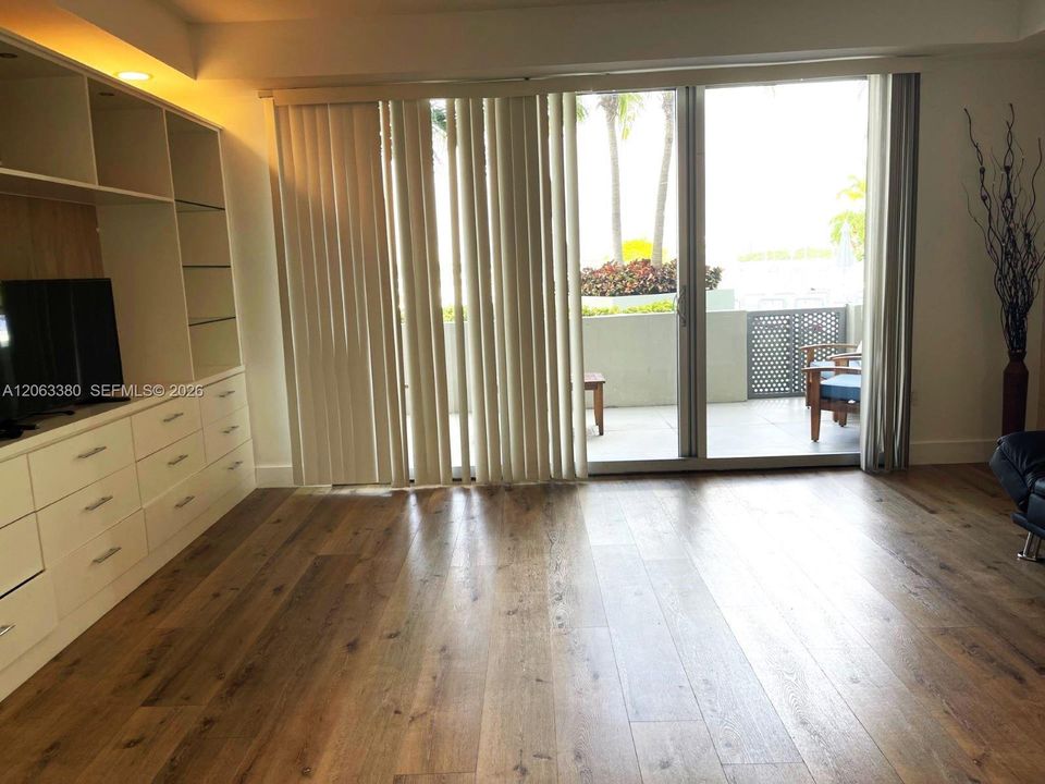 Living Dining Area