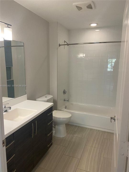 В аренду: $2,050 (1 спален, 1 ванн, 716 Квадратных фут)