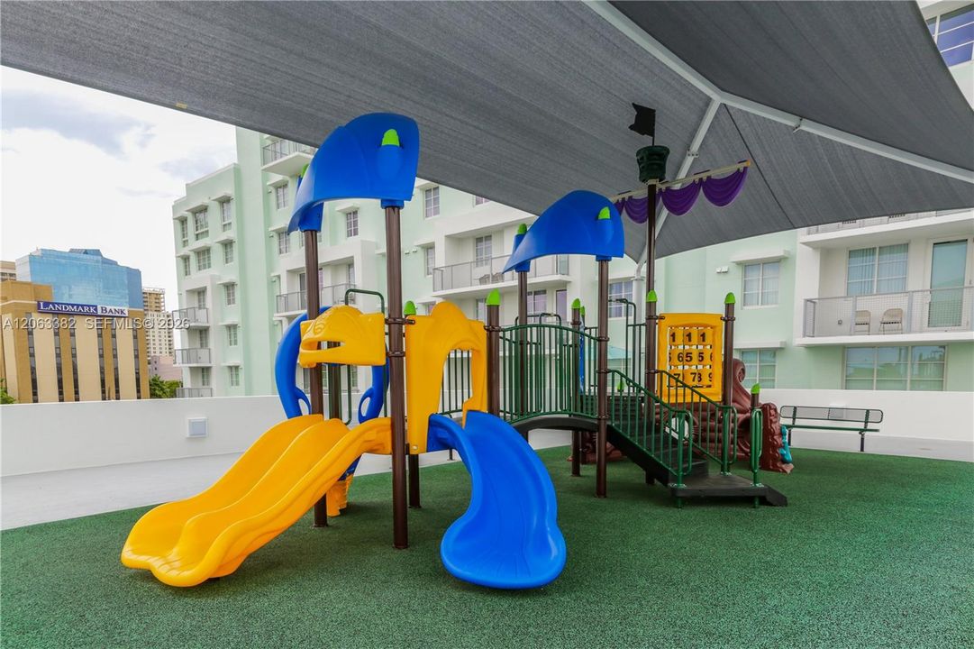В аренду: $2,050 (1 спален, 1 ванн, 716 Квадратных фут)