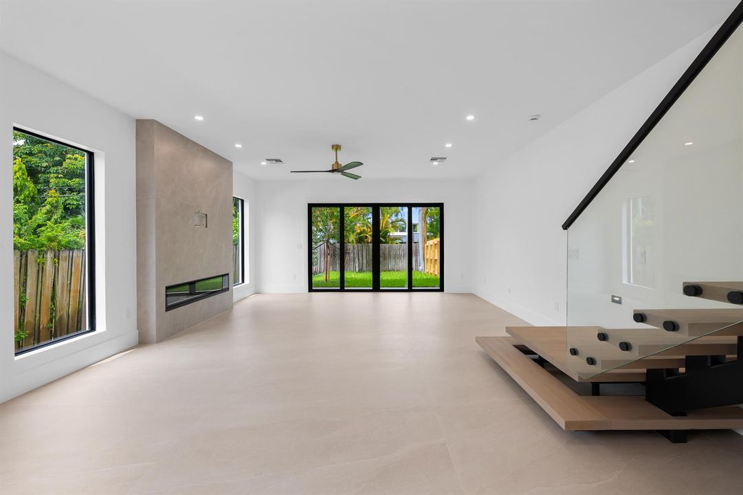 14-1131 NE 12th Ave Ft. Lauderdale, FL-1