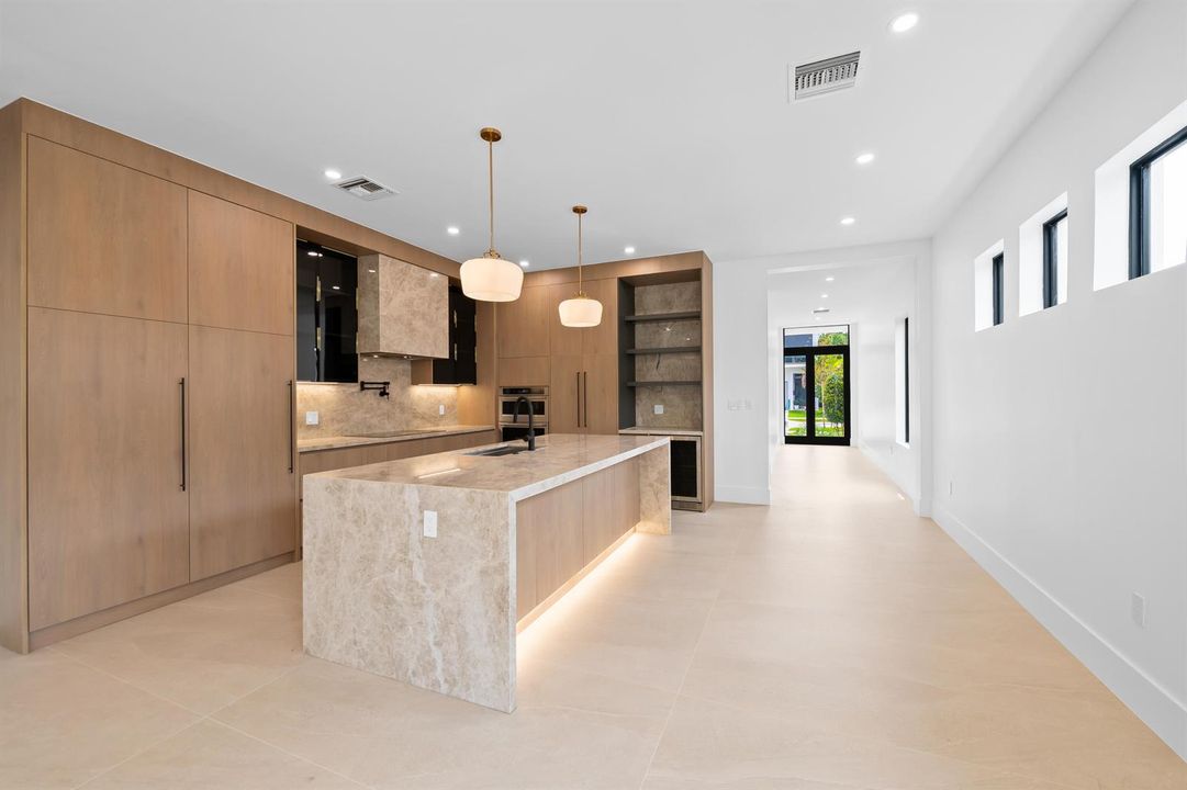 20-1131 NE 12th Ave Ft. Lauderdale, FL-1
