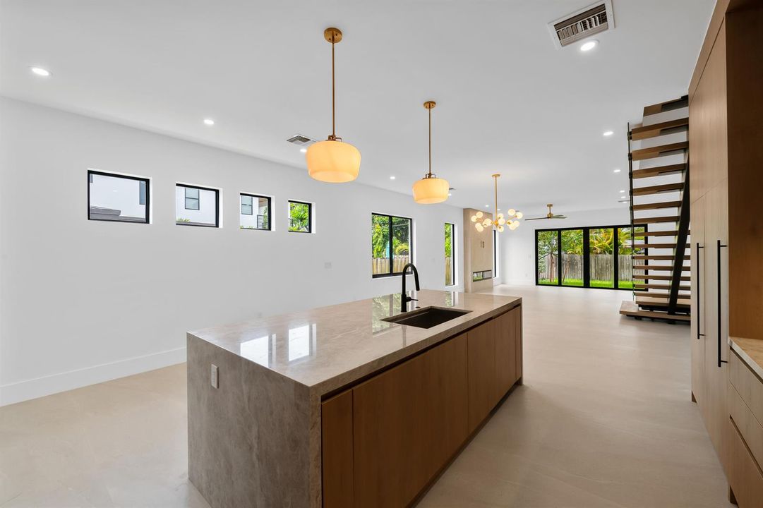 17-1131 NE 12th Ave Ft. Lauderdale, FL-1