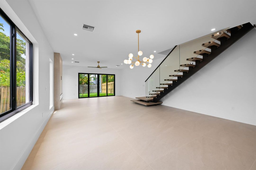 18-1131 NE 12th Ave Ft. Lauderdale, FL-1