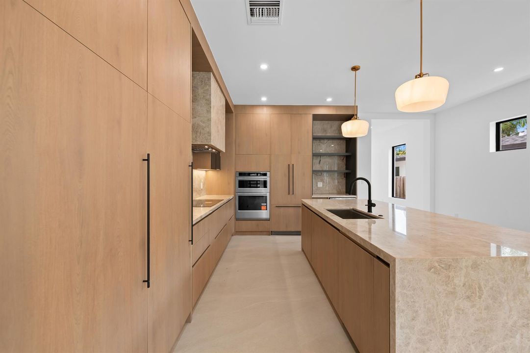 21-1131 NE 12th Ave Ft. Lauderdale, FL-1
