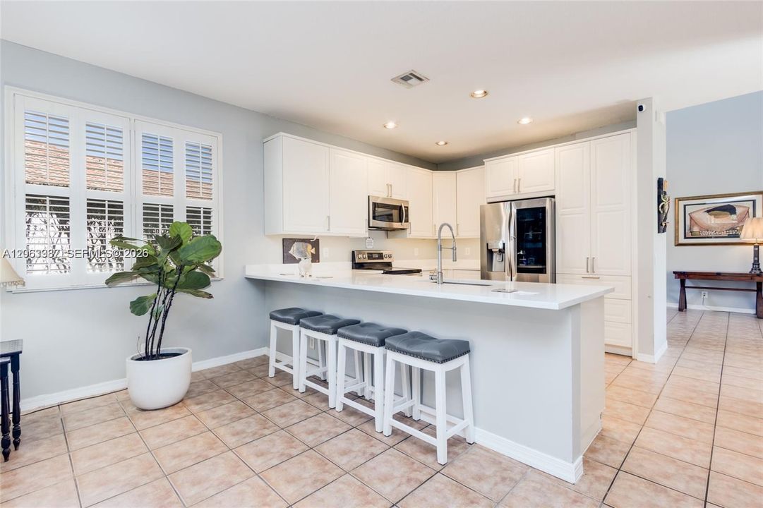 En Venta: $859,900 (4 camas, 2 baños, 2450 Pies cuadrados)