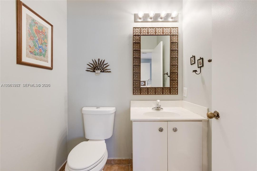 En Venta: $859,900 (4 camas, 2 baños, 2450 Pies cuadrados)