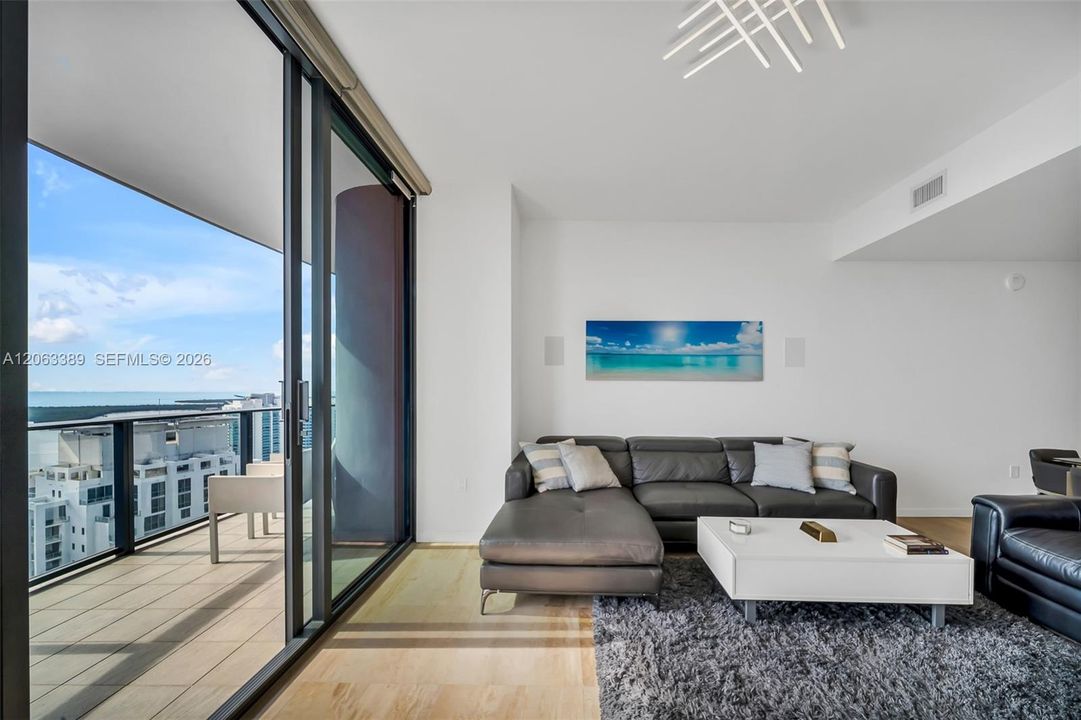For Sale: $3,000,000 (3 beds, 3 baths, 2076 Square Feet)
