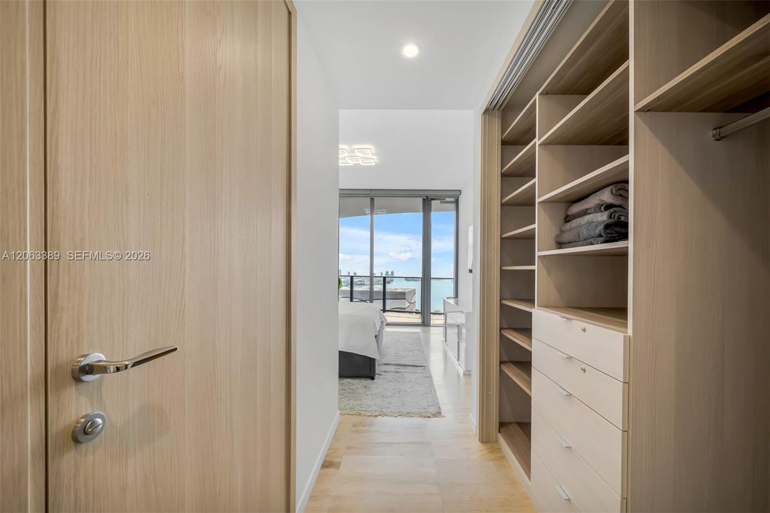 For Sale: $3,000,000 (3 beds, 3 baths, 2076 Square Feet)