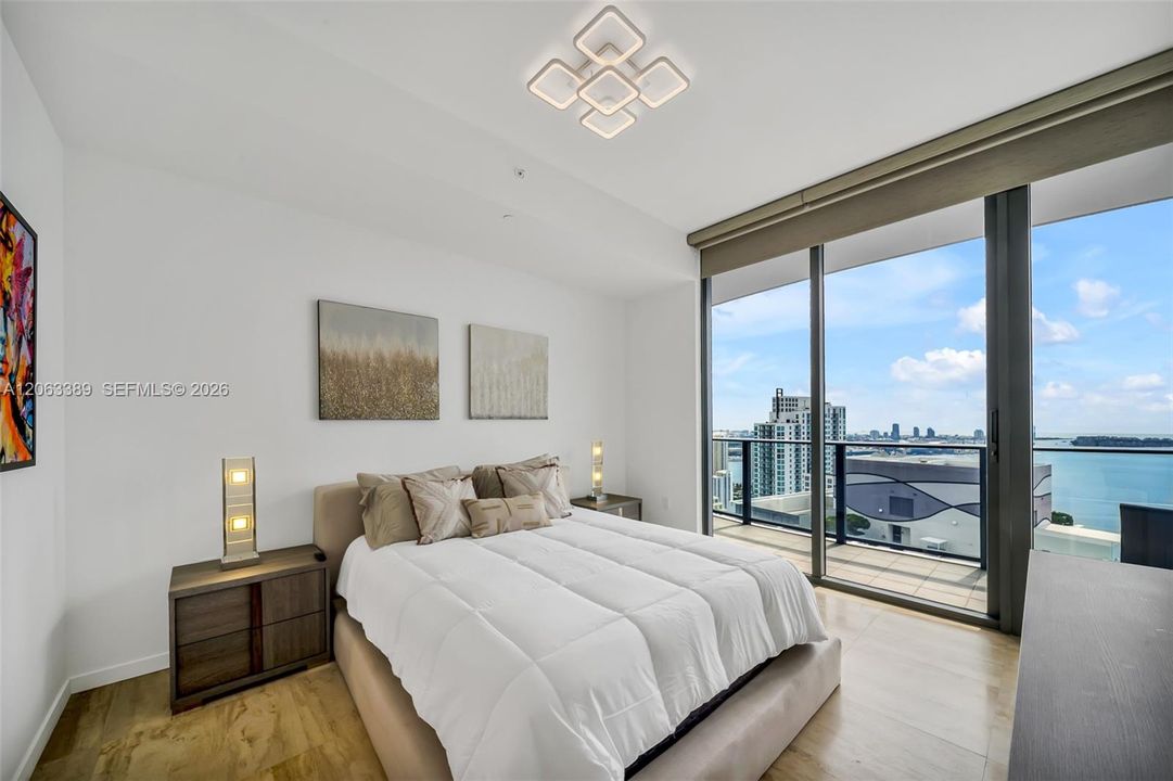 For Sale: $3,000,000 (3 beds, 3 baths, 2076 Square Feet)