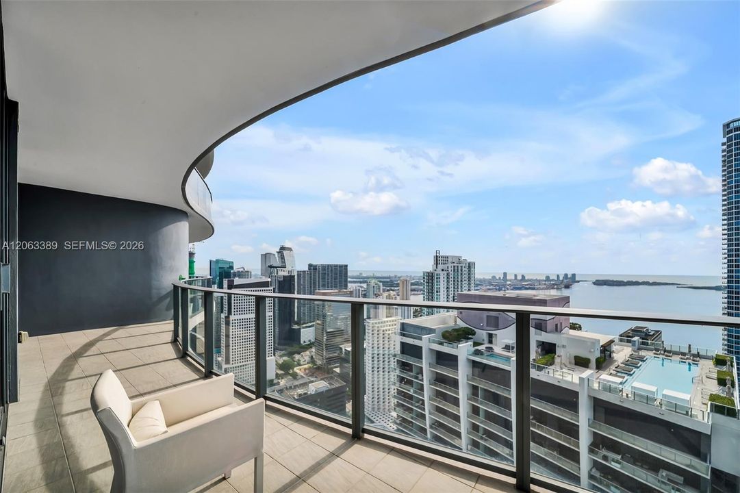 For Sale: $3,000,000 (3 beds, 3 baths, 2076 Square Feet)