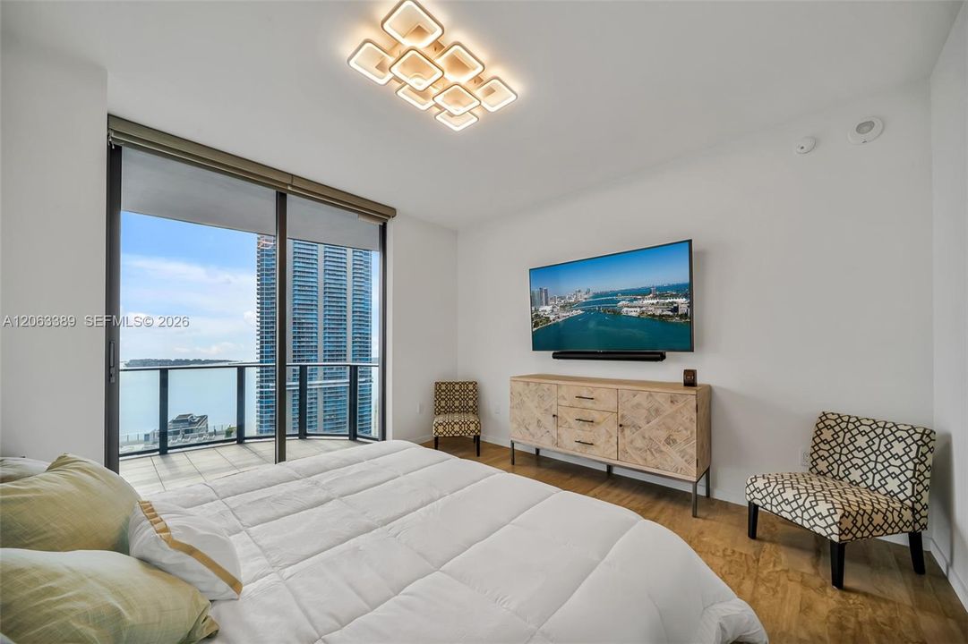 For Sale: $3,000,000 (3 beds, 3 baths, 2076 Square Feet)