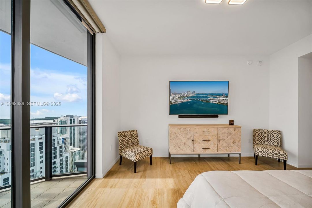 For Sale: $3,000,000 (3 beds, 3 baths, 2076 Square Feet)