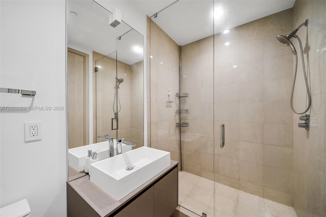For Sale: $3,000,000 (3 beds, 3 baths, 2076 Square Feet)
