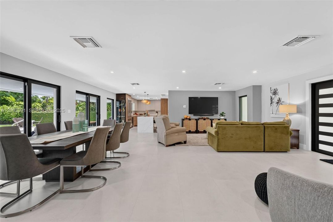 На продажу: $1,899,000 (5 спален, 3 ванн, 2714 Квадратных фут)