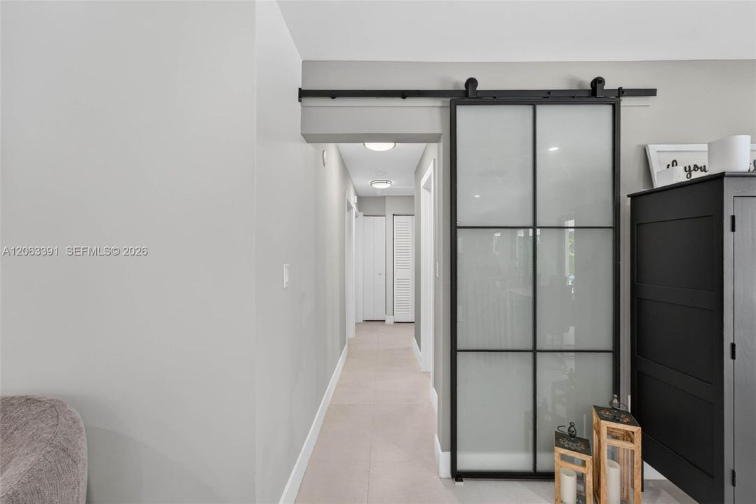 На продажу: $1,899,000 (5 спален, 3 ванн, 2714 Квадратных фут)