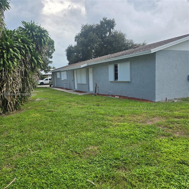 Right side Patio for Unit 3371