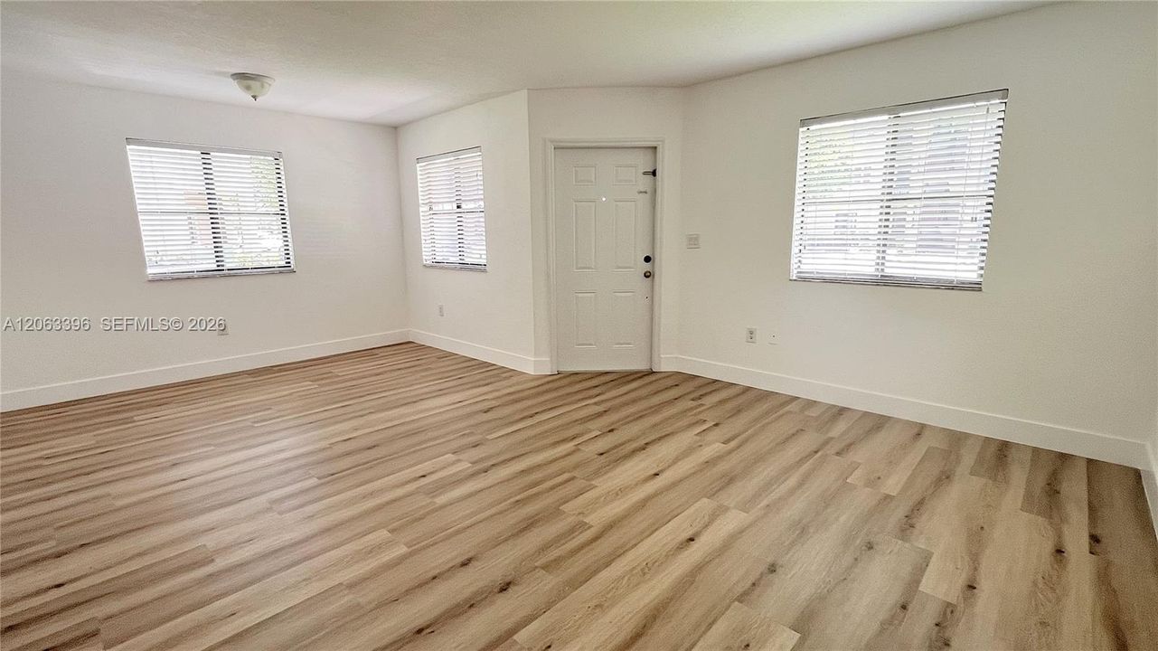 В аренду: $2,200 (3 спален, 2 ванн, 1383 Квадратных фут)