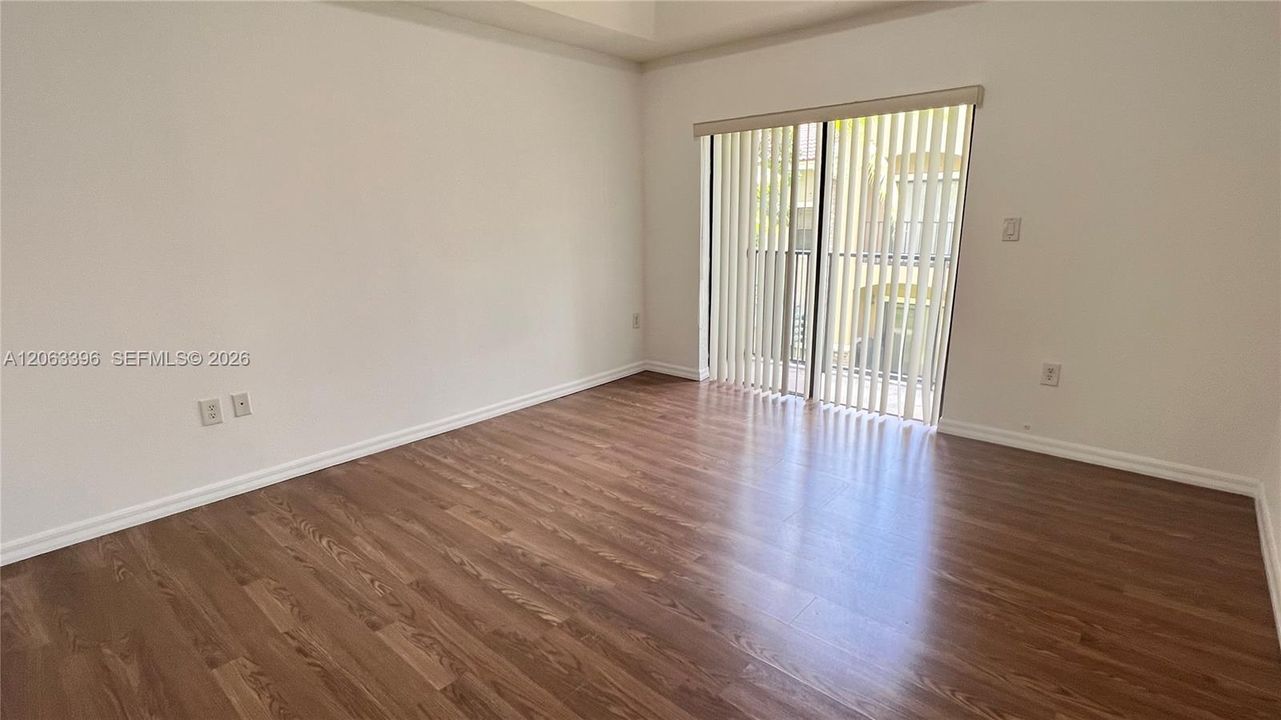 В аренду: $2,200 (3 спален, 2 ванн, 1383 Квадратных фут)