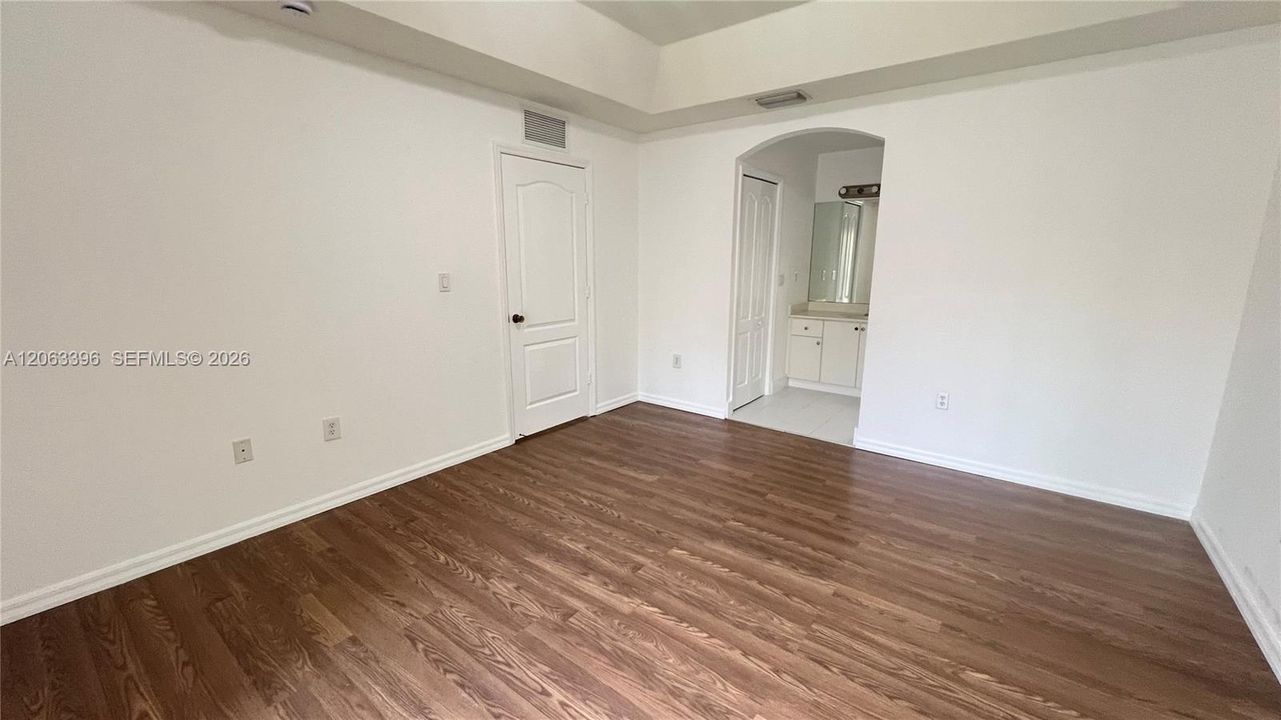 В аренду: $2,200 (3 спален, 2 ванн, 1383 Квадратных фут)