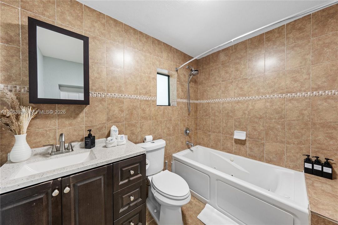 В аренду: $2,200 (1 спален, 1 ванн, 600 Квадратных фут)