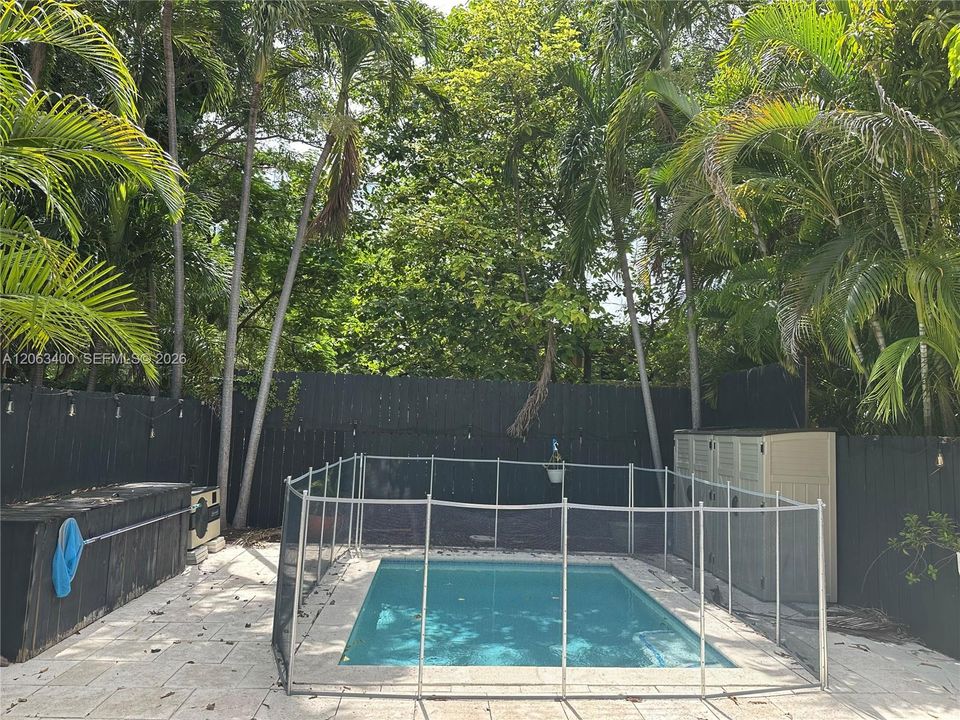 En Renta: $9,998 (3 camas, 2 baños, 2300 Pies cuadrados)