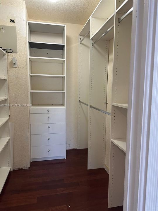 En Renta: $9,998 (3 camas, 2 baños, 2300 Pies cuadrados)