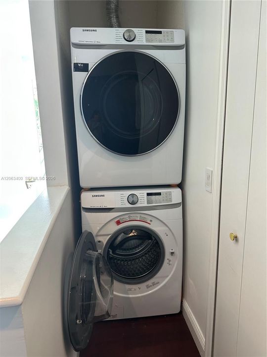 En Renta: $9,998 (3 camas, 2 baños, 2300 Pies cuadrados)