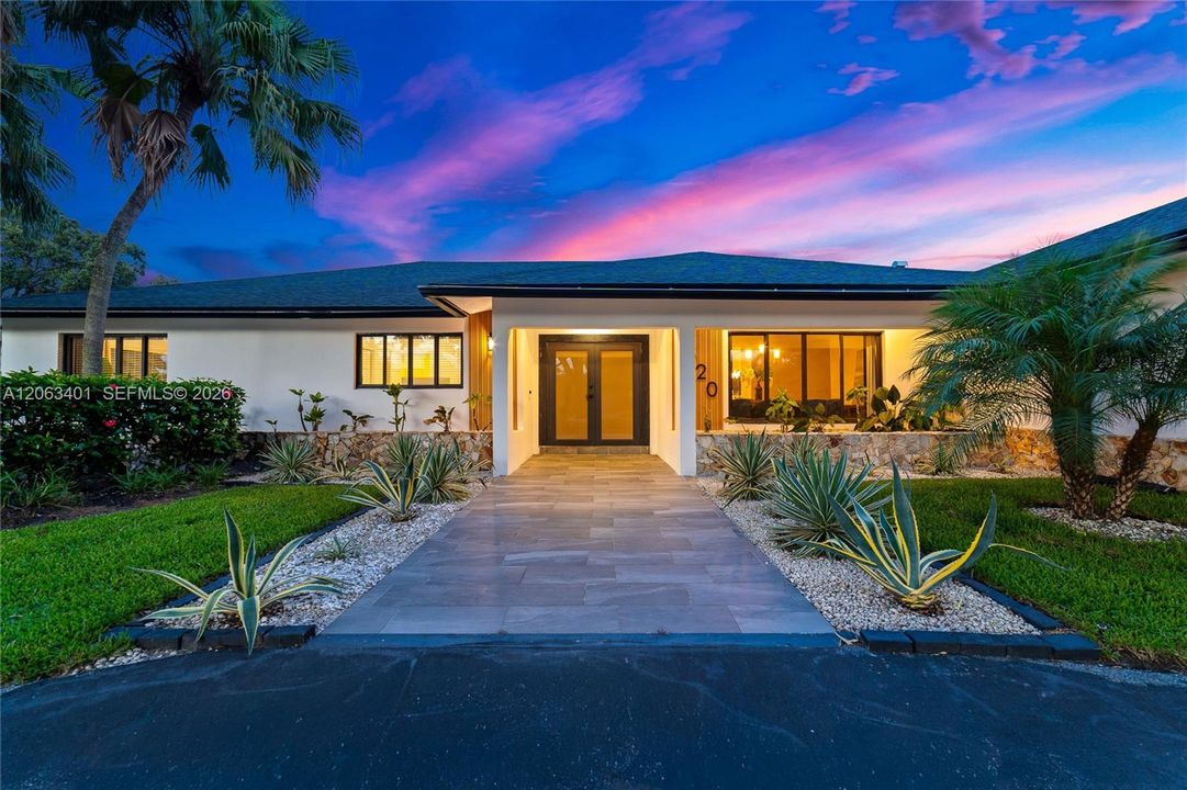 For Sale: $1,149,900 (6 beds, 3 baths, 2947 Square Feet)