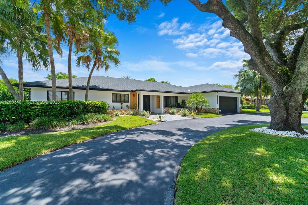 For Sale: $1,149,900 (6 beds, 3 baths, 2947 Square Feet)