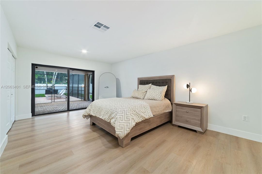 For Sale: $1,149,900 (6 beds, 3 baths, 2947 Square Feet)