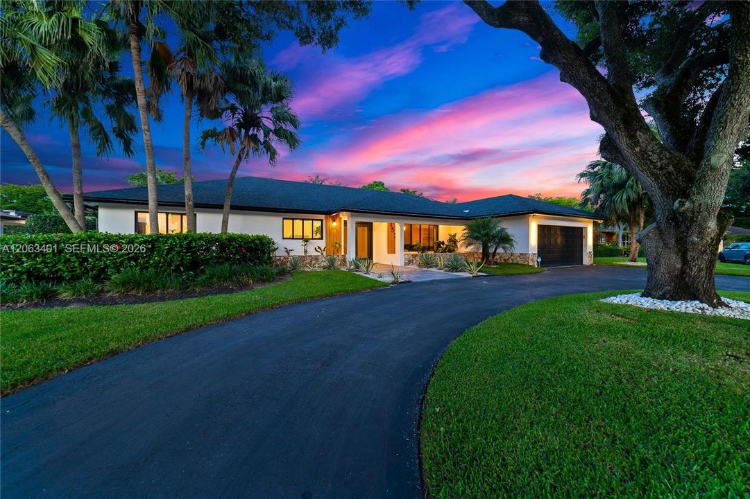 For Sale: $1,149,900 (6 beds, 3 baths, 2947 Square Feet)