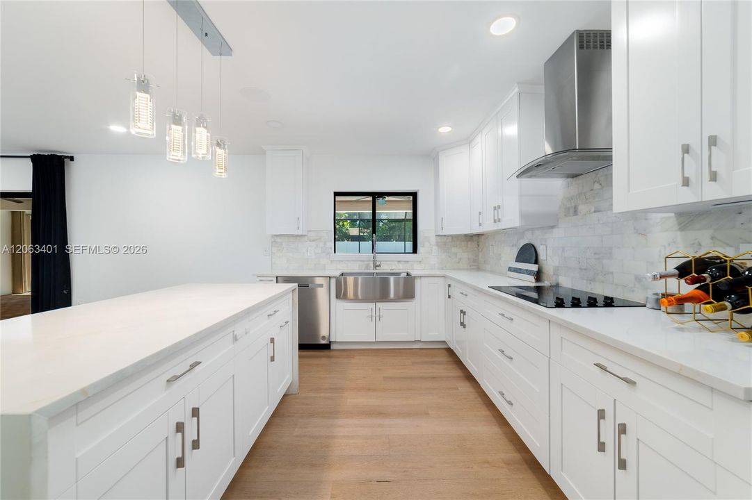 For Sale: $1,149,900 (6 beds, 3 baths, 2947 Square Feet)