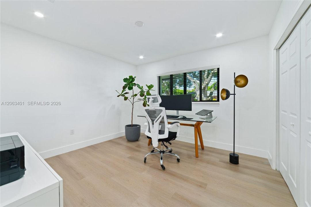 For Sale: $1,149,900 (6 beds, 3 baths, 2947 Square Feet)
