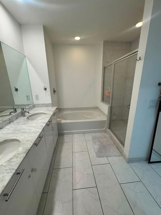 В аренду: $4,650 (2 спален, 2 ванн, 1289 Квадратных фут)