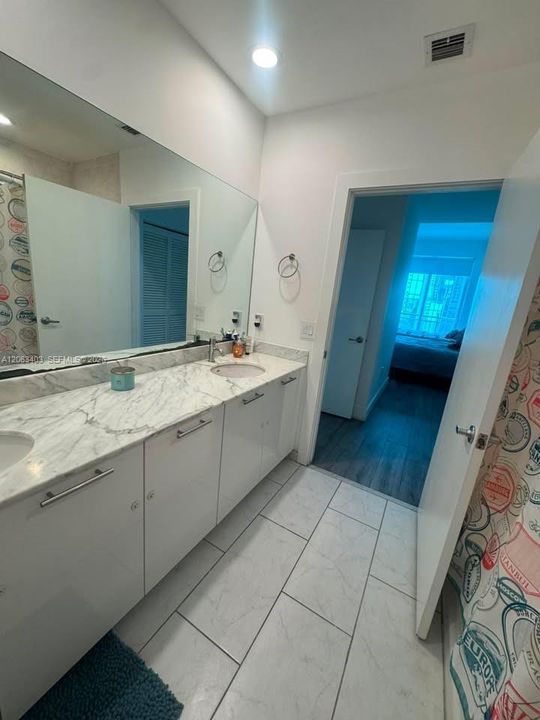 В аренду: $4,650 (2 спален, 2 ванн, 1289 Квадратных фут)