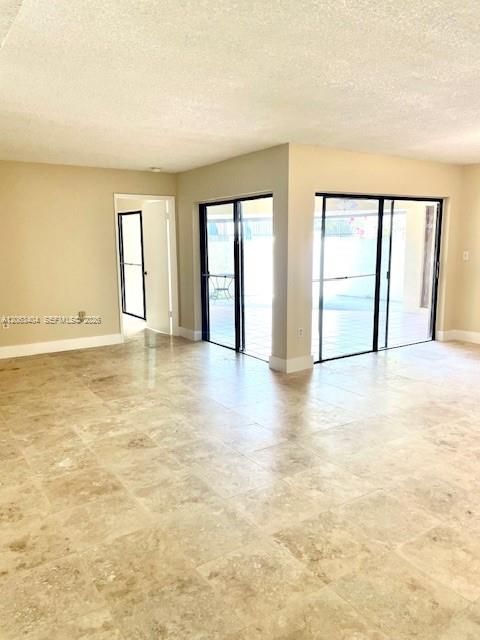 Living / Dining Area