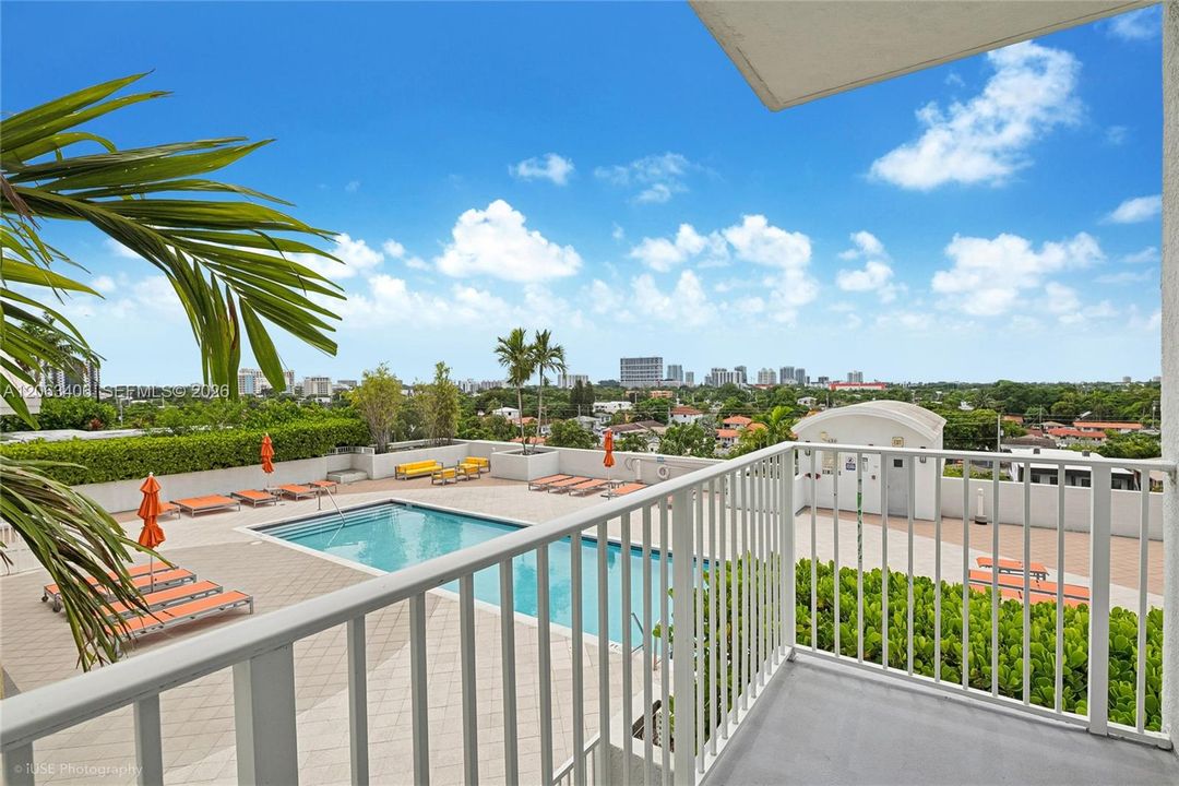 For Sale: $435,000 (2 beds, 2 baths, 1134 Square Feet)
