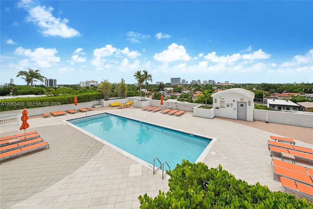 For Sale: $435,000 (2 beds, 2 baths, 1134 Square Feet)