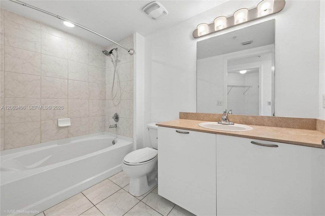 For Sale: $435,000 (2 beds, 2 baths, 1134 Square Feet)