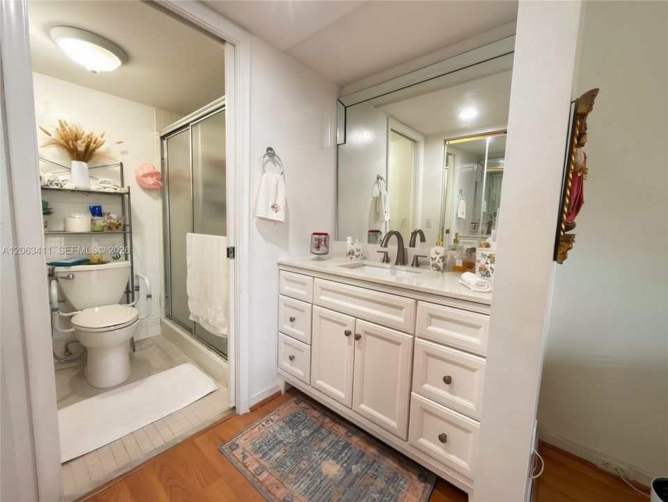 На продажу: $182,900 (2 спален, 2 ванн, 1192 Квадратных фут)