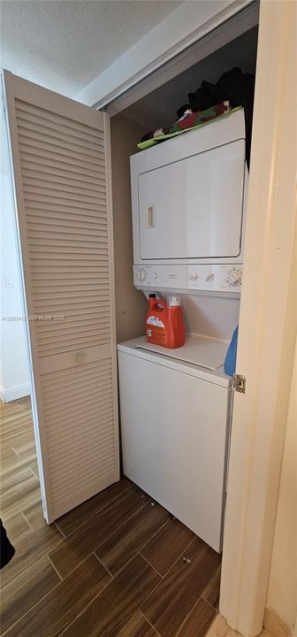 На продажу: $369,900 (1 спален, 1 ванн, 839 Квадратных фут)