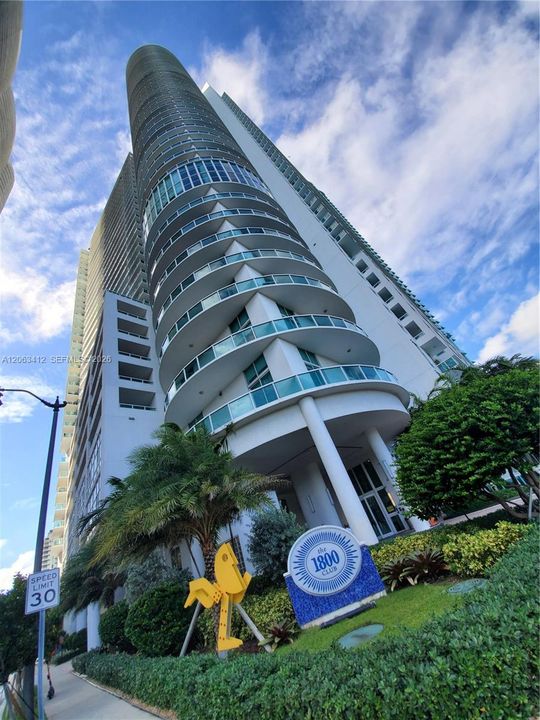 На продажу: $369,900 (1 спален, 1 ванн, 839 Квадратных фут)