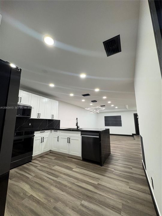 В аренду: $2,900 (2 спален, 2 ванн, 2779 Квадратных фут)