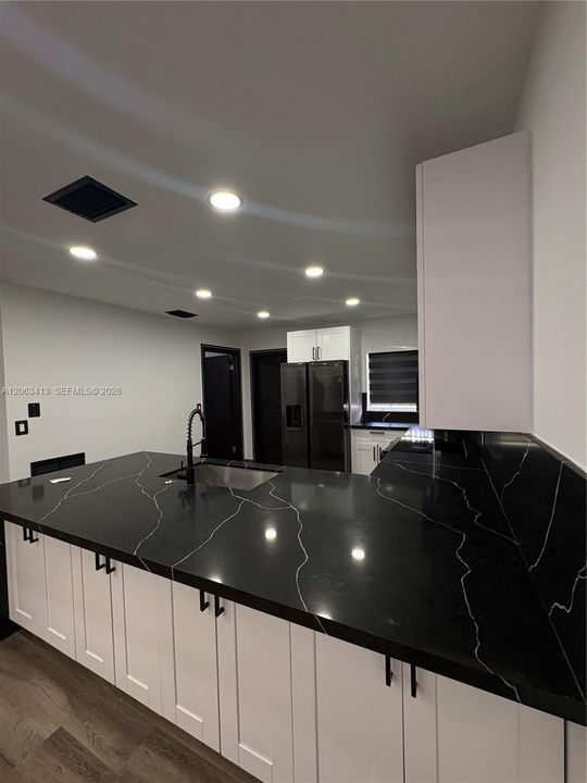 В аренду: $2,900 (2 спален, 2 ванн, 2779 Квадратных фут)