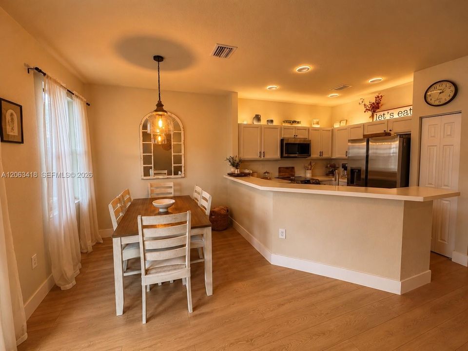 En Venta: $575,000 (3 camas, 2 baños, 1488 Pies cuadrados)